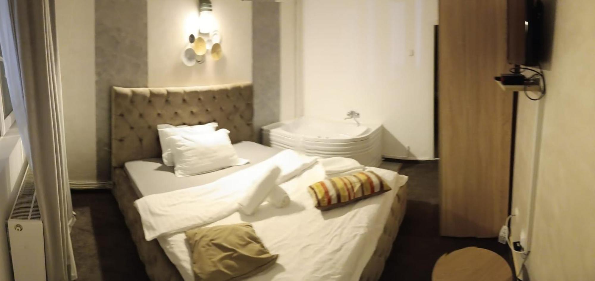 Hotel La Protap Călimăneşti Exterior foto